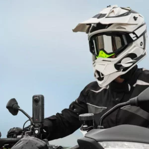 Insta360-X4-Air-op-de-motor